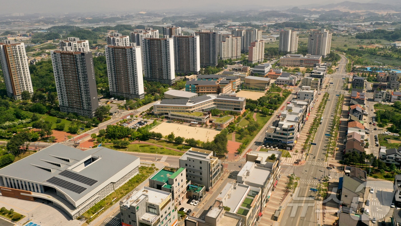 통근버스 운영중단 충북 혁신도시 직원들 "결국 정주 여건" - 뉴스 썸네일 이미지