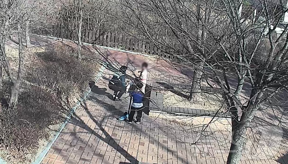 지난달 28일 오후 2시 55분경 중산동의 한 공동주택에서 7살 남자아이가 실종된 사건이 발생해, 북구 cCCTV 통합관제센터가 검색 5분만에 실종 아동을 발견했다.(울산 북구 제공. 재판매 및 DB 금지) /뉴스1