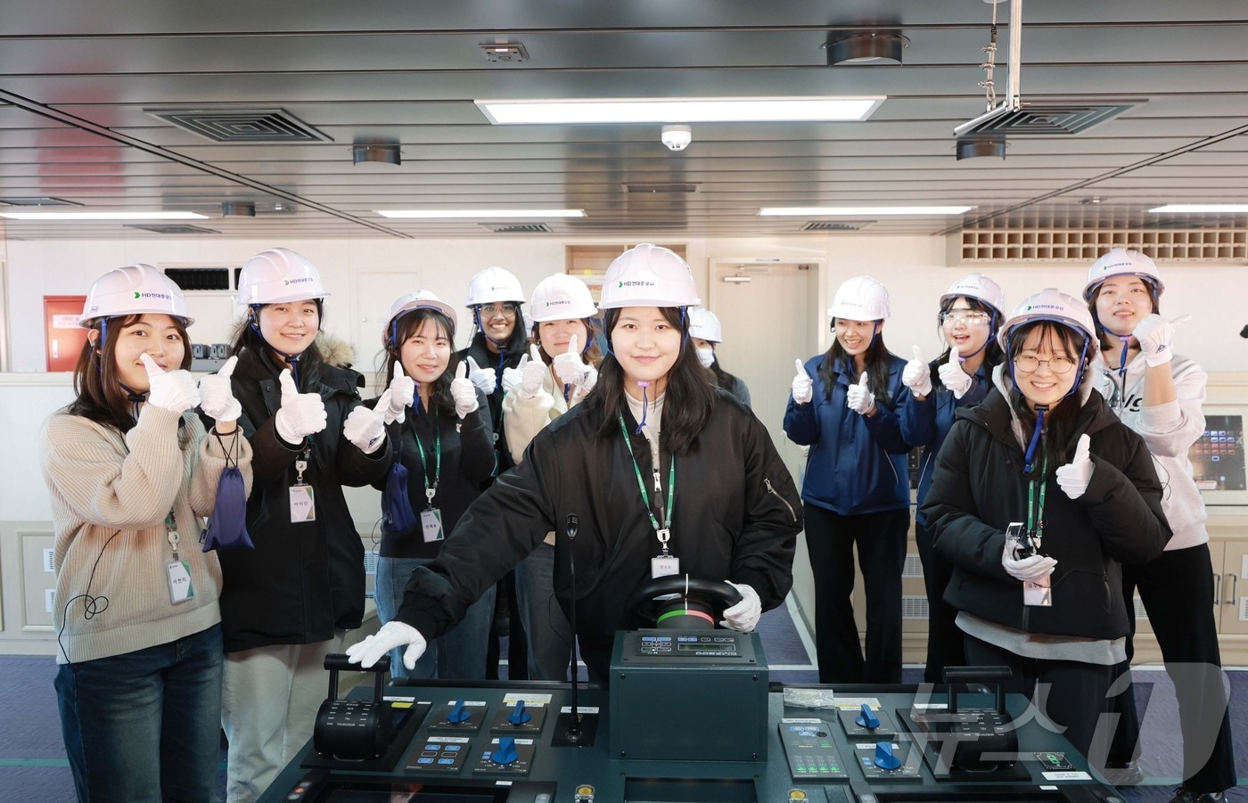 HD현대중공업이 7일 서울대학교 조선해양공학과 여학생들을 대상으로 '차세대 여성 공학 인재 야드 초청 행사를 진행했다.(HD현대중공업제공. 재판매 및 DB 금지)