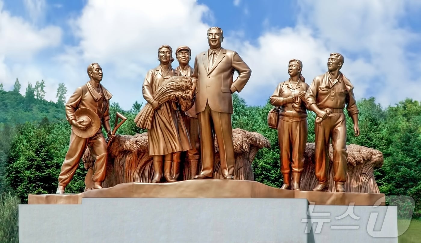 (평양 노동신문=뉴스1) = 북한 노동당 기관지 노동신문은 10일 김일성 주석 탄생(4월 15일) 113주년을 맞아 "어버이 수령님께서는 오늘도 사회주의 강국건설의 승리를 알곡증산으로 앞당겨오라고 고무해주신다＂고 보도했다. [국내에서만 사용가능. 재배포 금지. DB 금지. For Use Only in the Republic of Korea. Redistribution Prohibited] rodongphoto@news1.kr