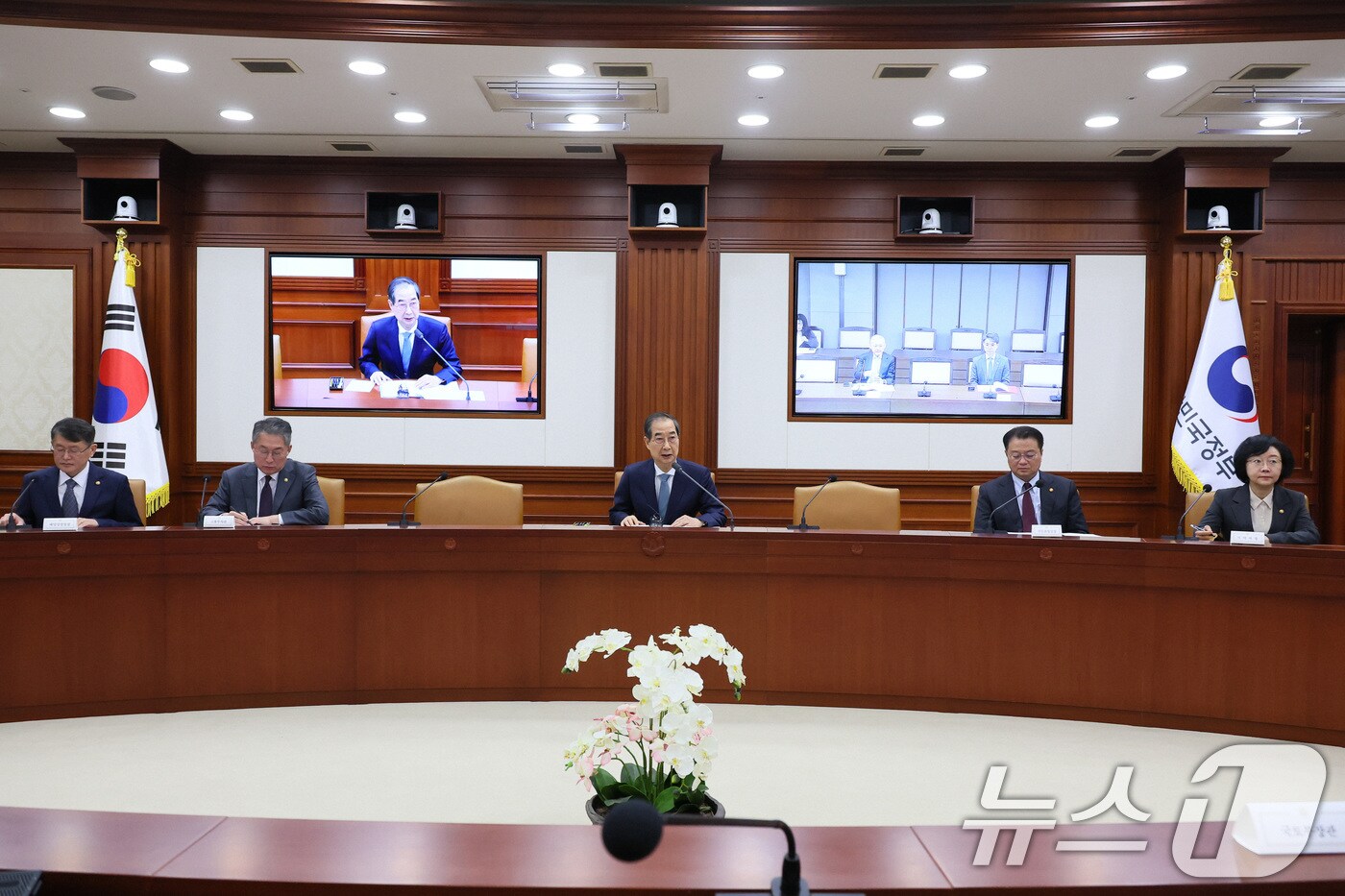 한덕수 대통령 권한대행 국무총리가 10일 서울 종로구 정부서울청사에서 열신 국정현안관계장관회의에서 발언을 하고 있다. (총리실 제공, 재판매 및 DB 금지) 2025.4.10/뉴스1 ⓒ News1 임세영 기자