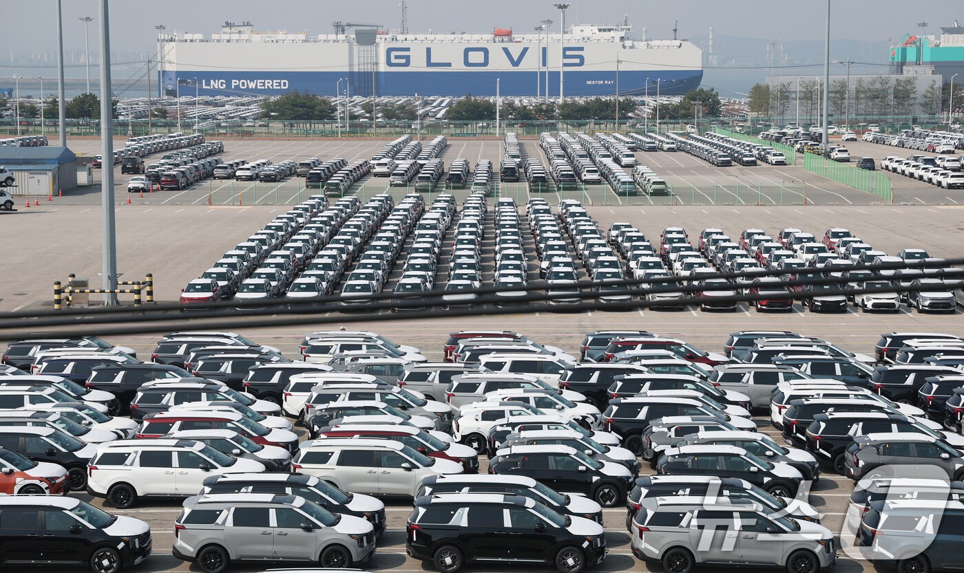 10일 경기 평택시 포승읍 평택항 자동차전용부두에 수출용 차량들이 세워져 있다. (자료사진) 2025.4.10/뉴스1 ⓒ News1 김영운 기자