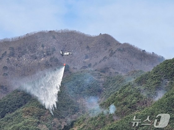 산림청 산불 진화 헬기. (사진은 기사 내용과 무관함) ⓒ News1 한송학 기자