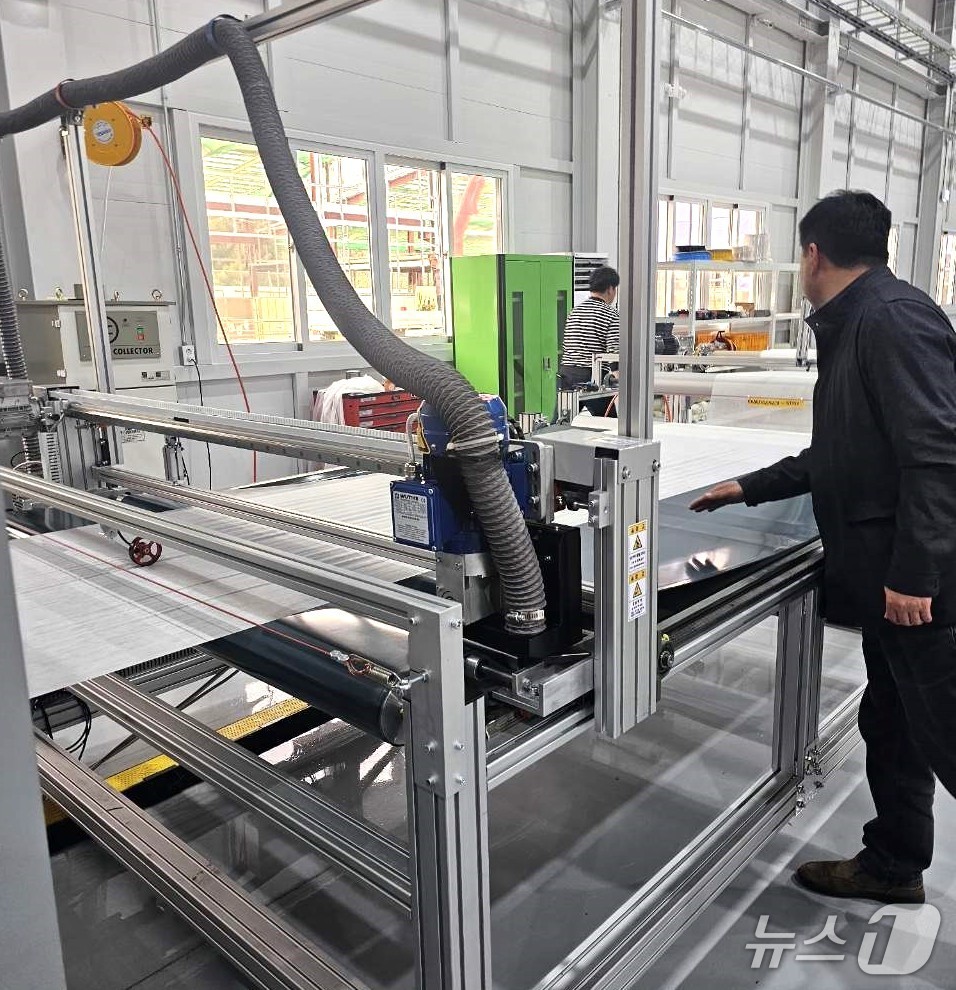 한국탄소산업진흥원과 캠틱종합기술원 내에 준공 ‘전북 탄소소재 소부장 특화단지 테스트베드’ 가 시범 운영을 마치고 본격 운영에 돌입했다.(전주시 제공, 재판매 및 DB 금지)/뉴스1