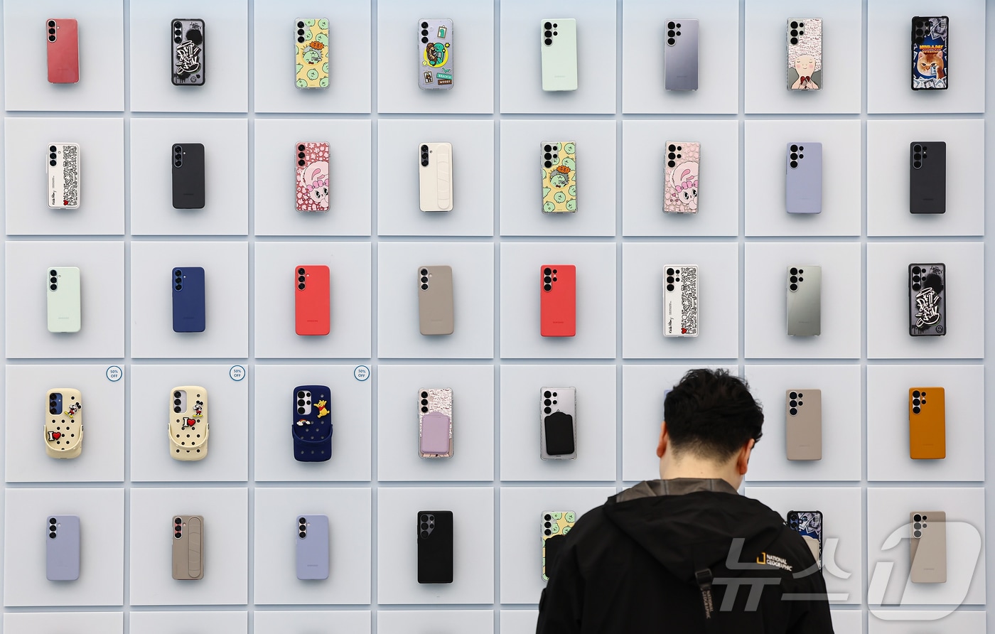 서울 서초구 삼성 강남에서 진열된 갤럭시 스마트폰 시리즈. ⓒ News1 김도우 기자