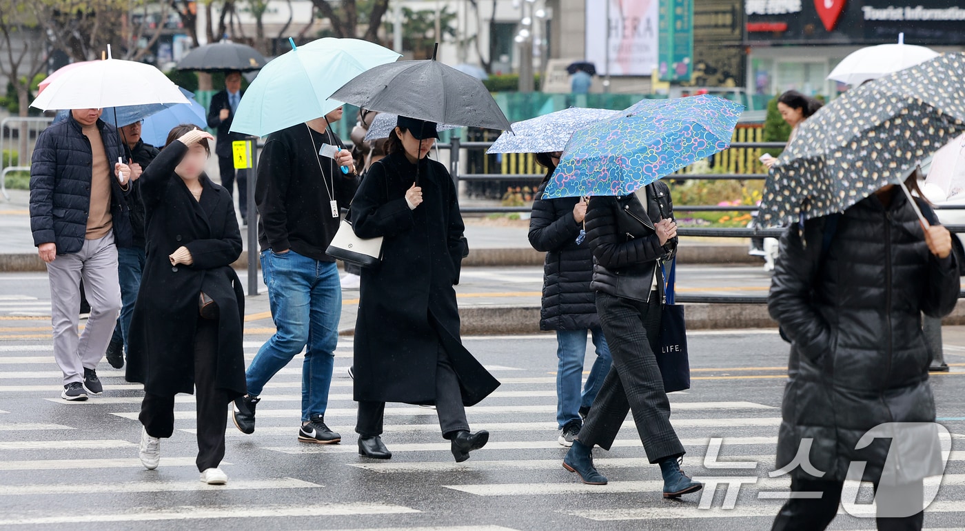 청주기상지청은 29일 충북 지역에 가끔 비 또는 눈이 내리겠다고 예보했다/뉴스1