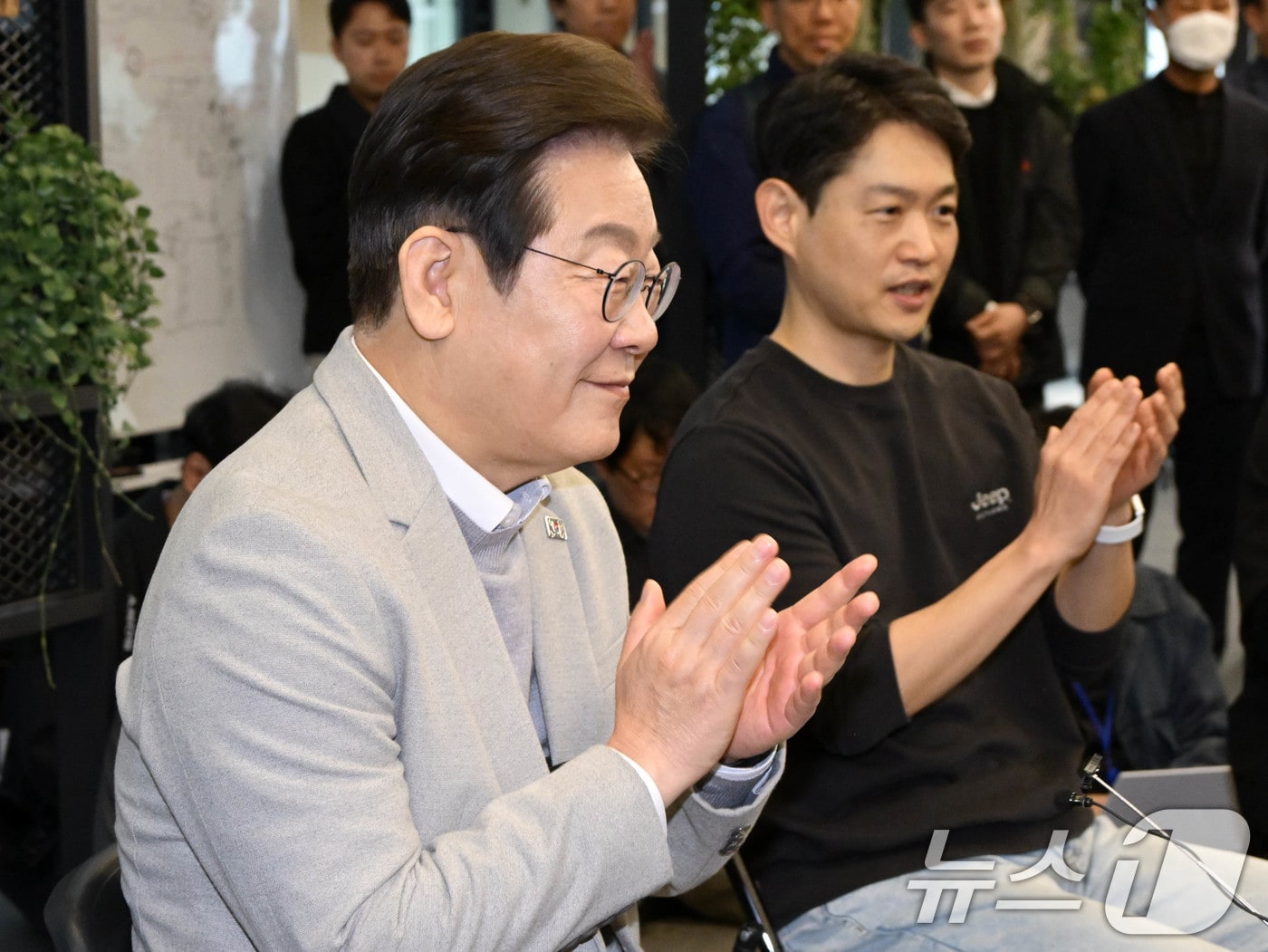 "국산 NPU 쓰자"...퓨리오사AI 투자한 DSC인베 15%↑ [핫종목] - 뉴스 썸네일 이미지