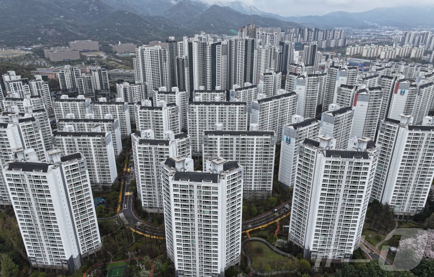 10억 이상 차익 기대…과천 신희타 '줍줍' 13.8만명 몰렸다 - 뉴스1