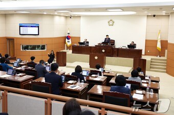 대전 유성구의회&#40;의장 김동수&#41;가 14일 제277회 임시회 1차 본회의를 하고 있다.&#40;대전 유성구의회 제공.재판매 및 DB금지&#41; /뉴스1 ⓒ News1 김경훈 기자