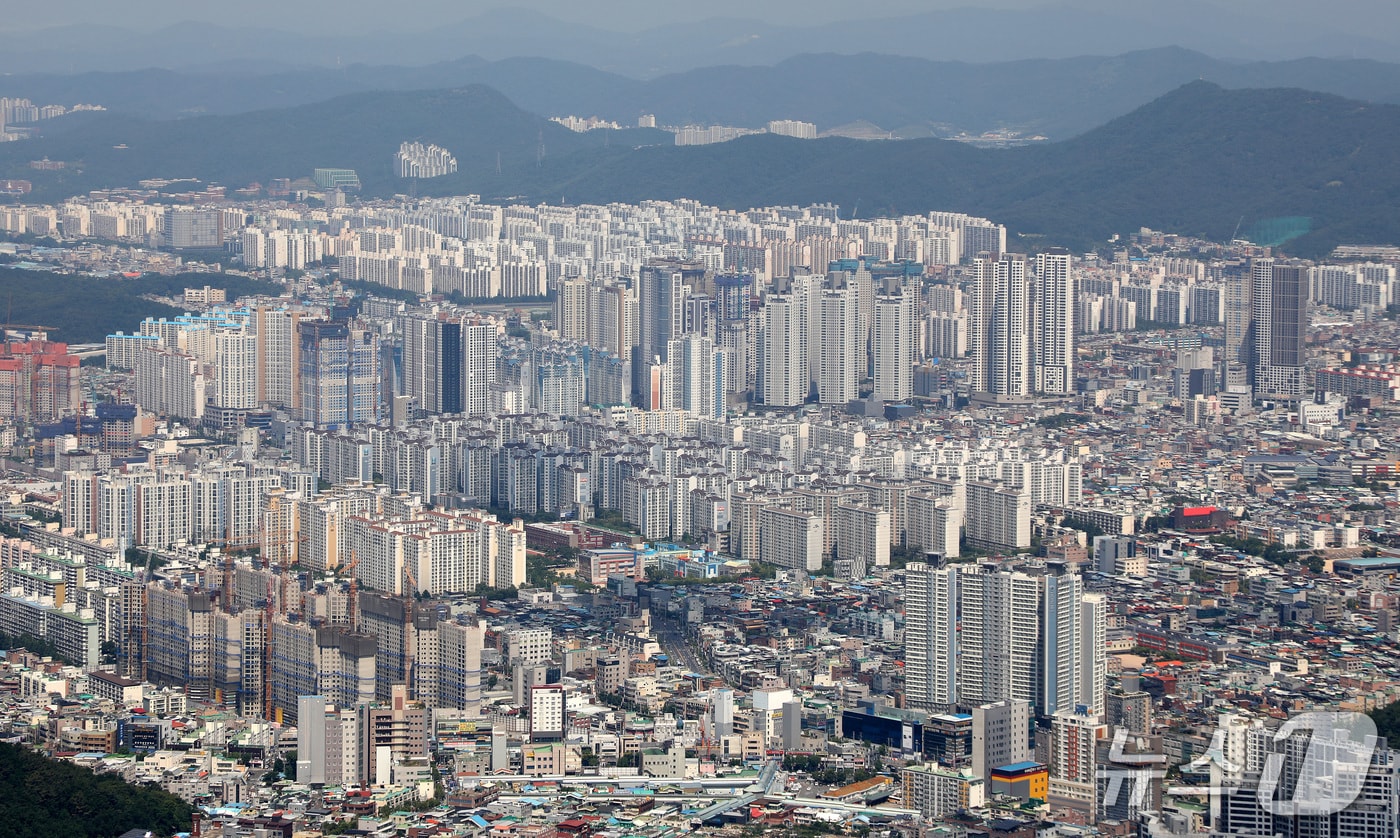 대구의 아파트 가격 하락세가 17개월째 이어졌다. 사진은 대구 도심 전경.(기사 내용과 무관함. 재판매 및 DB 금지) ⓒ News1 DB