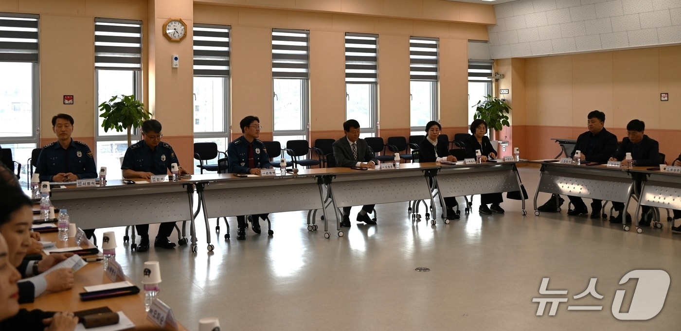 충북 진천경찰서는 15일 4층 대강당에서 2025년 경찰발전협의회 정기회의를 개최했다.(진천경찰서 제공)/뉴스1