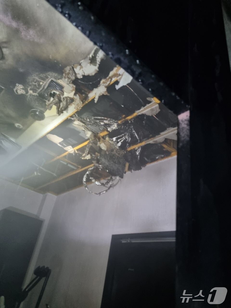 화재현장(경기도소방재난본부 제공.재판매 및 DB금지)