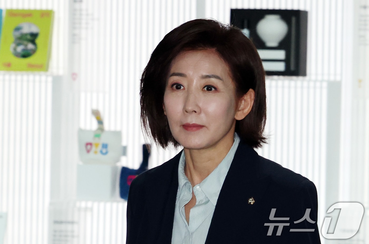 제21대 대통령선거에 출마하는 나경원 국민의힘 국회의원이 16일 오전 서울시청에서 오세훈 시장과 회동을 하기 위해 이동하고 있다. 2025.4.16/뉴스1 ⓒ News1 김명섭 기자