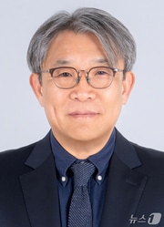 유영봉 제주연구원장 후보자.