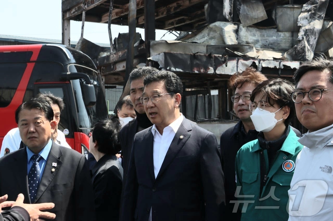 안동 산불피해 현장 찾은 신정훈 더불어민주당 참좋은지방정부위원회 위원장.