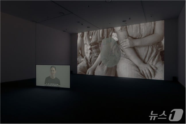 소장품섬 최찬숙 : 밋찌나 전시장 내부.(부산시청 제공. 재판매 및 DB 금지)