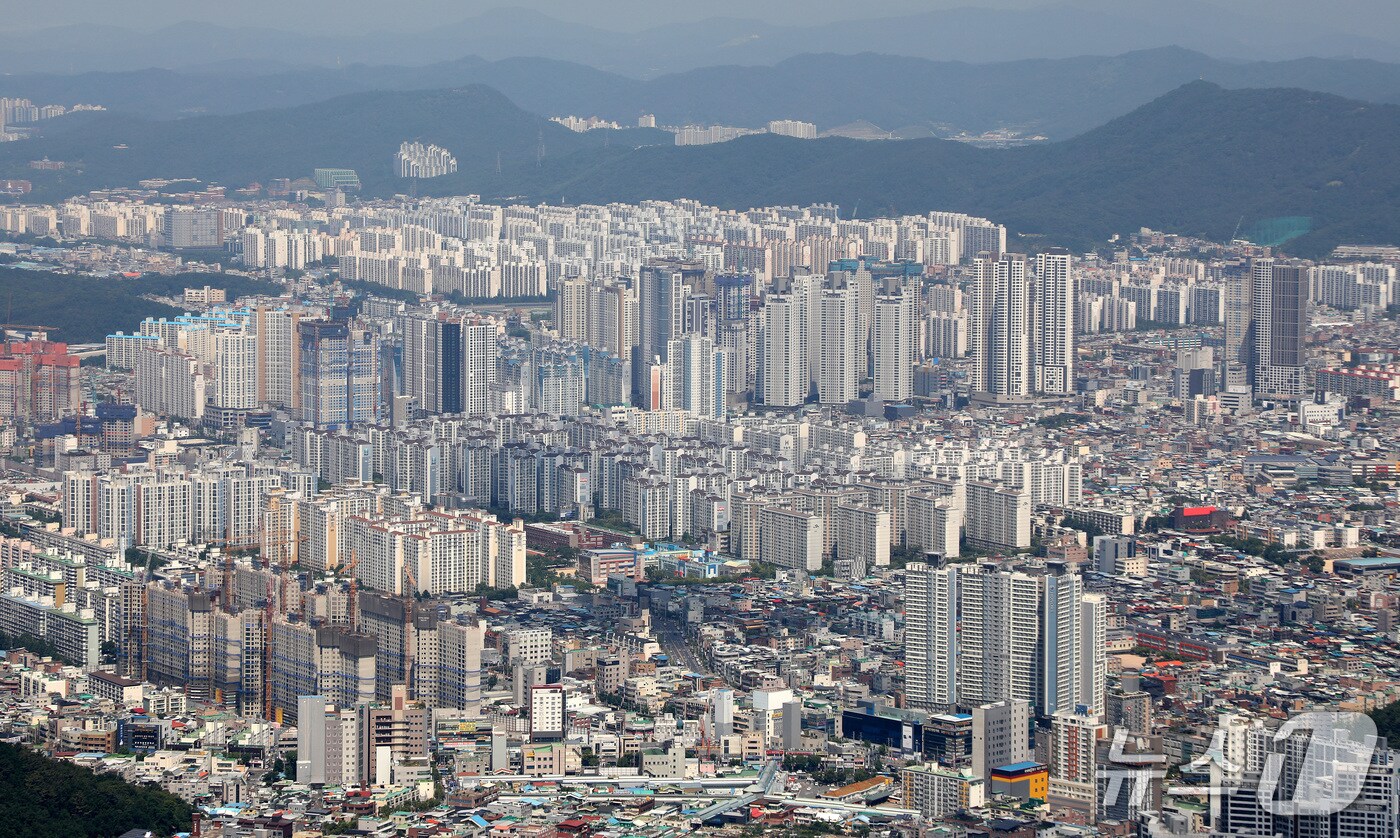 대구의 아파트 중위 매매 가격이 5개월 연속 하락했다. 사진은 대구 도심 전경.&#40;사진은 기사 내용과 무관함&#41; ⓒ News1 DB