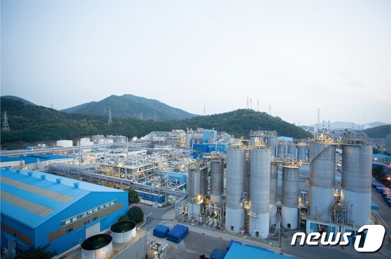  롯데케미칼 여수공장 전경.(롯데케미칼 제공)2023.6.13/뉴스1