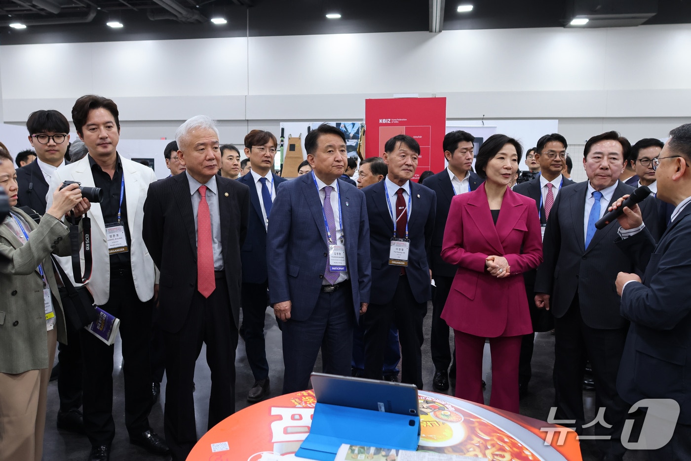 미국 애틀랜타에서 제23차 세계한인비즈니스대회를 계기로 기업 전시회가 개막했다. 2025.04.19 (재외동포청 제공)