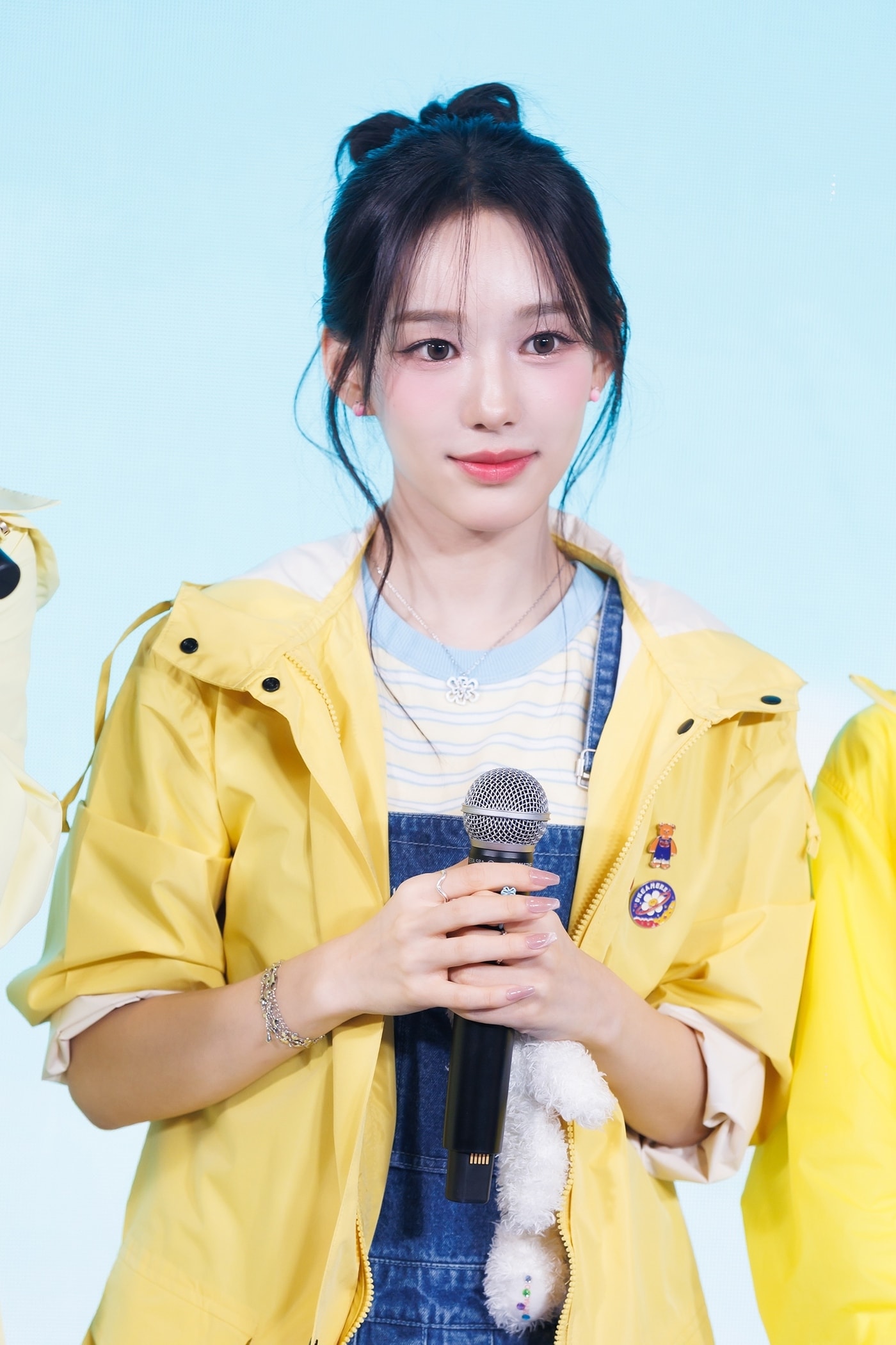 이즈나 유사랑(웨이크원 제공)