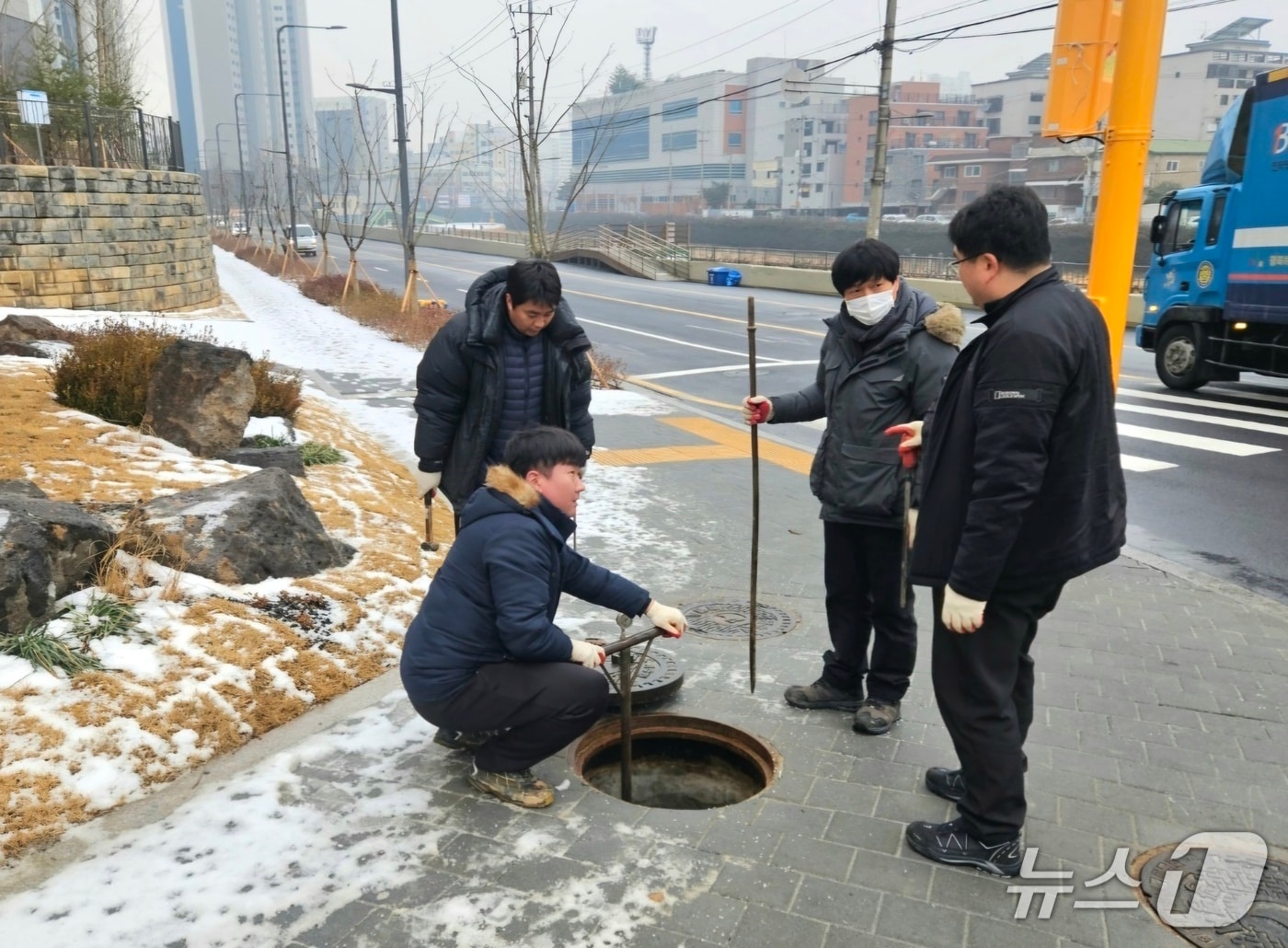 상수도관망 조사.(광명시 제공)