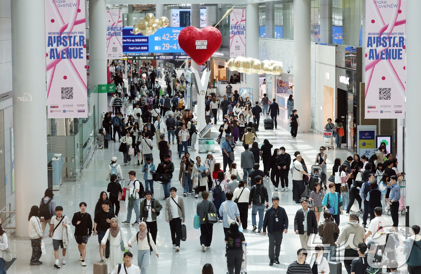 21일 오후 인천국제공항 1터미널 면세구역 모습. 2025.4.21/뉴스1 ⓒ News1 오대일 기자