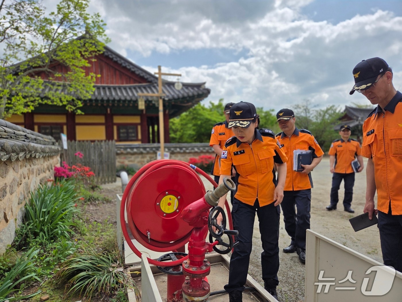 이오숙 전북자치도소방본부장은 21일 김제시 금산사를 방문해 화재안전관리 실태를 점검했다고 밝혔다.(전북소방 제공. 재판매 및 DB금지)