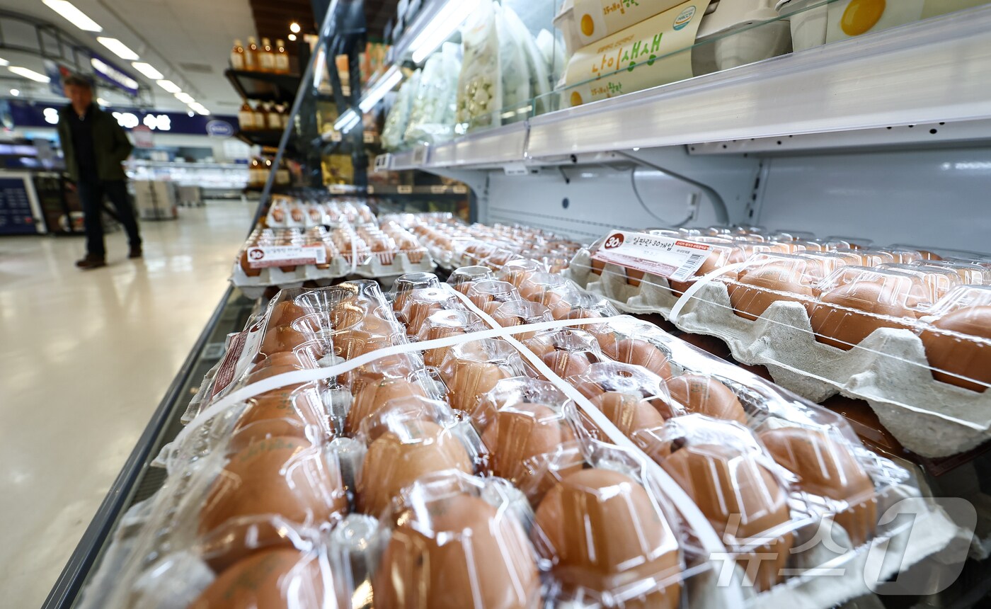  22일 서울 시내 한 대형마트에 진열된 계란. 2025.4.22/뉴스1 ⓒ News1 김도우 기자