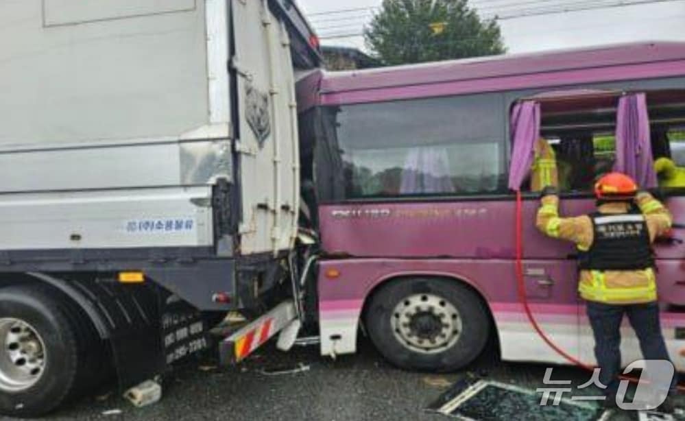  화재 현장. (경기도소방재난본부 제공. 재판매 및 DB 금지) 2025.4.22/뉴스1