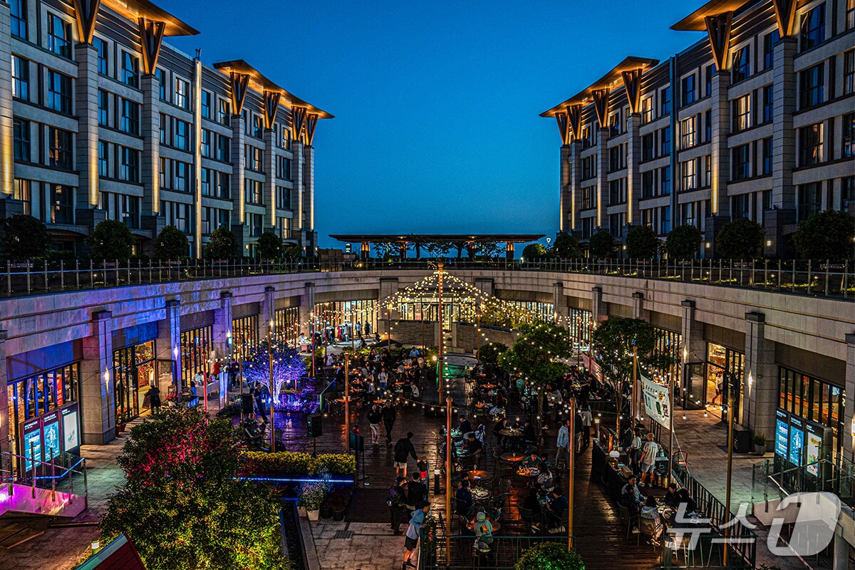 제주신화월드 야외테라스(제주신화월드 제공, 재판매 및 DB 금지)