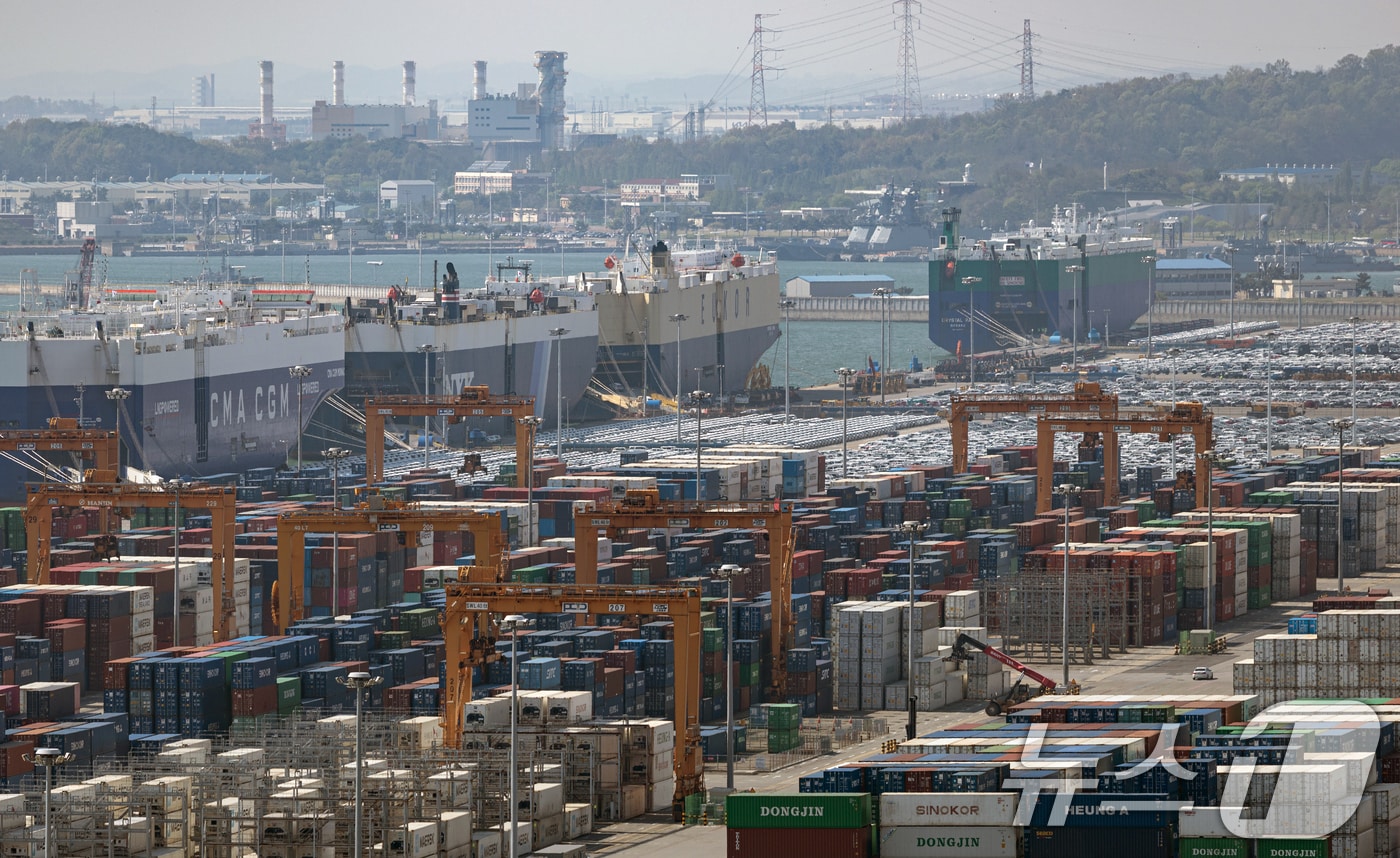  사진은 경기도 평택시 포승읍 평택항의 모습. 2025.4.25/뉴스1 ⓒ News1 이승배 기자