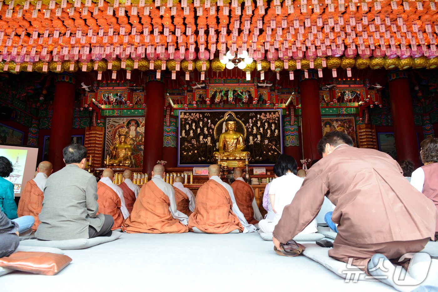 27일 오후 2시 경북 의성군 소재 대한불교조계종 제16교구 본사인 고운사에서 &#39;이재민 돕기 108배 행사&#39;가 진행되고 있다. 2025.4.27/뉴스1 ⓒ News1 이성덕 기자