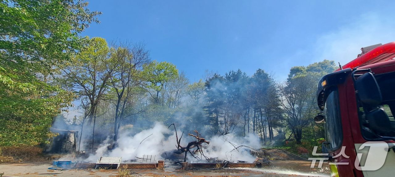 화재 현장. (경기도소방재난본부 제공. 재판매 및 DB 금지) 2025.4.27/뉴스1