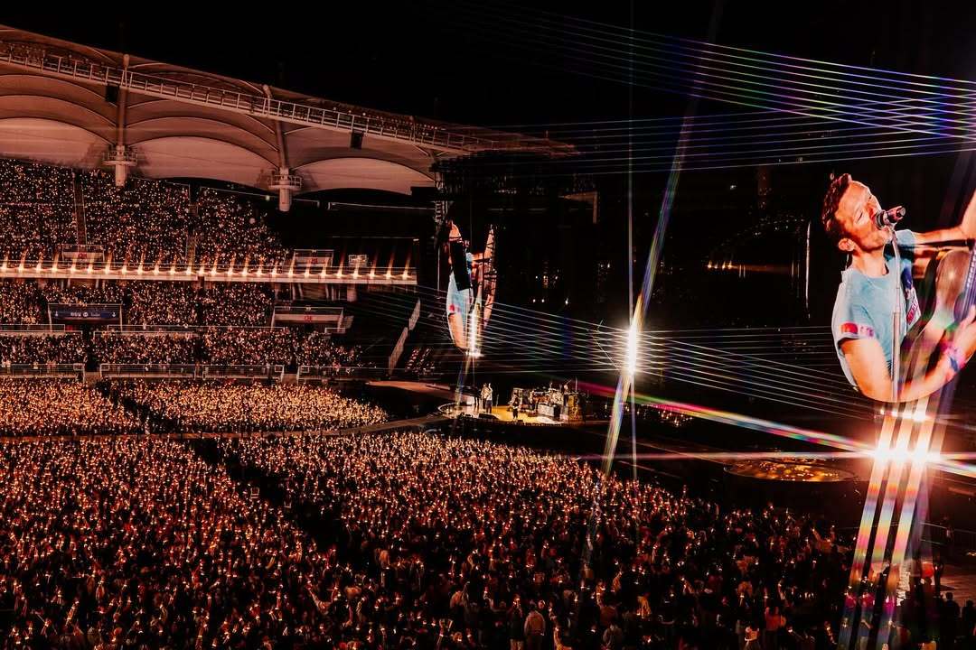 콜드플레이가 지난 16일부터 25일까지 경기 고양 고양종합운동장에서 내한공연 '뮤직 오브 더 스피어스 딜리버드 바이 디에이치엘'을 개최했다. (콜드플레이 공식 SNS 갈무리)