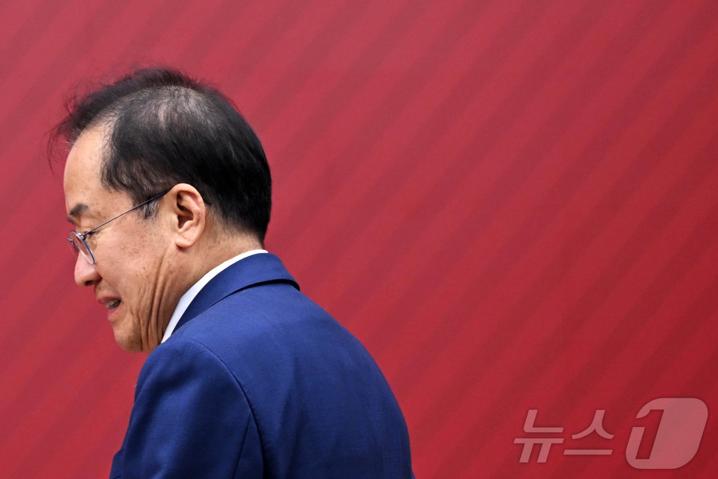 홍준표 전 대구시장이 2025년 4월 29일  서울 여의도 국민의힘 당사에서 열린 제21대 대통령 후보자 국민의힘 3차 경선 진출에 실패한 뒤 자리를 뜨고 있다. 2025.4.29/뉴스1 ⓒ News1 국회사진취재단