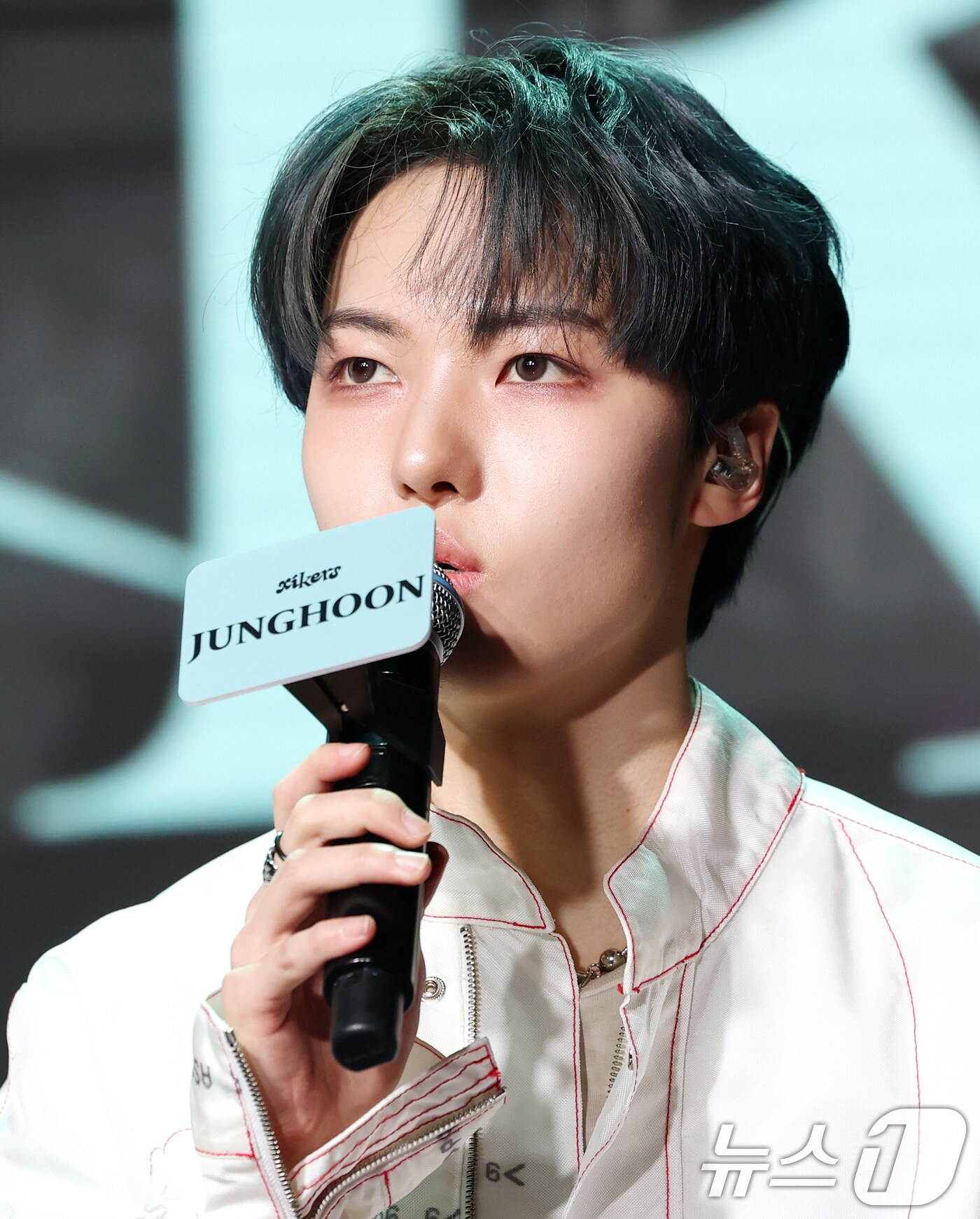 그룹 싸이커스&#40;xikers&#41; 정훈이 3일 서울 강남구 일지아트홀에서 가진 다섯 번째 미니 앨범 &#39;하우스 오브 트리키 : 스퍼&#40;HOUSE OF TRICKY : SPUR&#41;&#39; 발매 쇼케이스에서 취재진 질문에 답하고 있다. 2025.4.3/뉴스1 ⓒ News1 권현진 기자