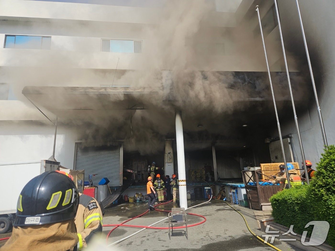 창고 화재 현장(청주서부소방서 제공. 재판매 및 DB금지)/뉴스1