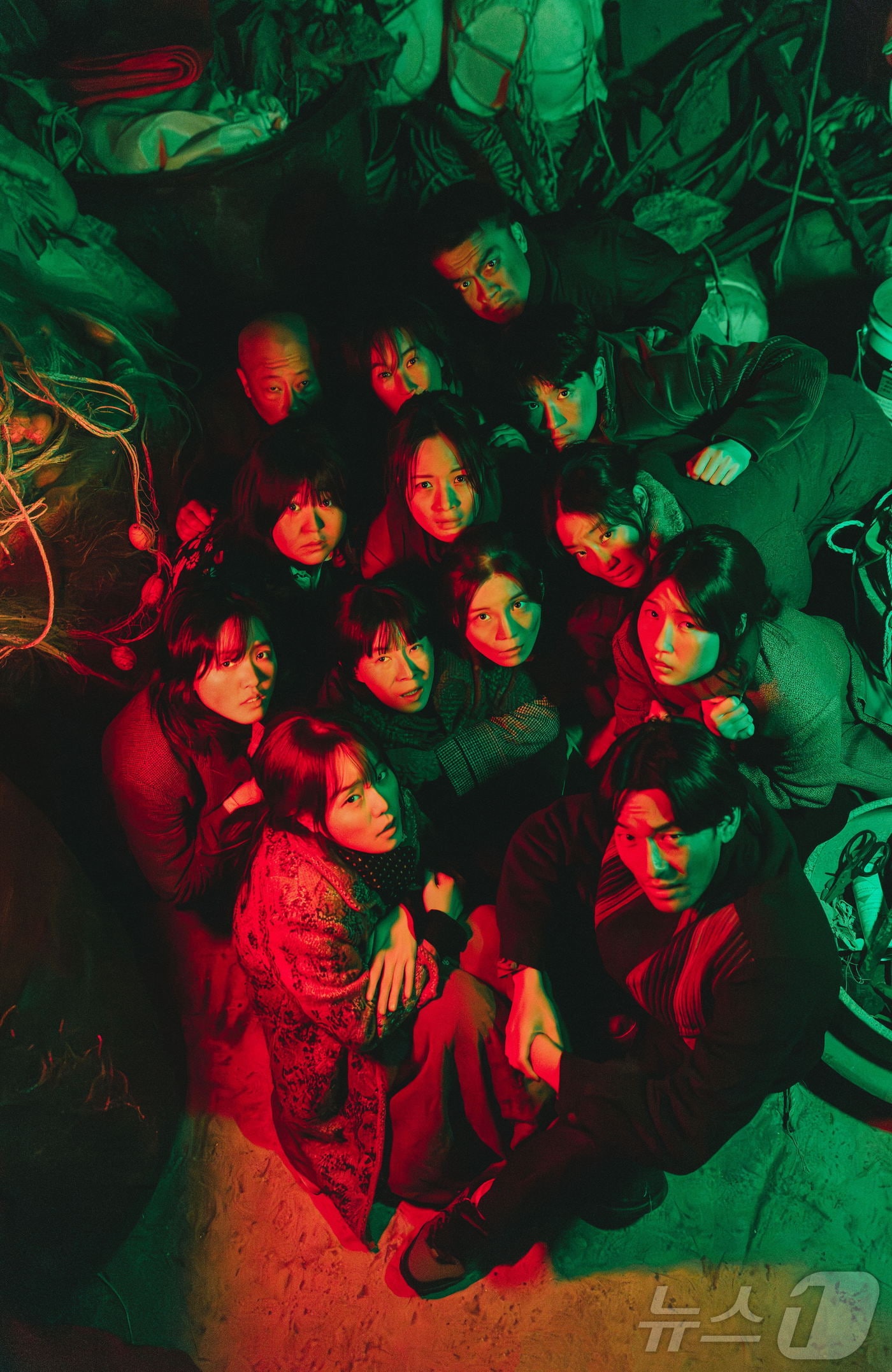 대구시립극단은 오는 9일부터 12일까지 제59회 정기공연 연극 '해무'를 대구문화예술회관 팔공홀 무대에 올린다. 사진은 공연 이미지 컷. (대구시립극단 제공. 재판매 및 DB 금지)/뉴스1