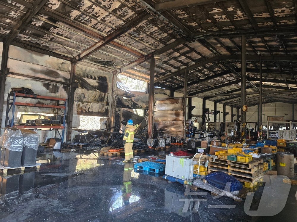 6일 오후 1시 56분께 전북자치도 익산시 석암동 한 특장차부품 조립 공장에서 불이 났다.(전북소방 제공. 재판매 및 DB금지) 