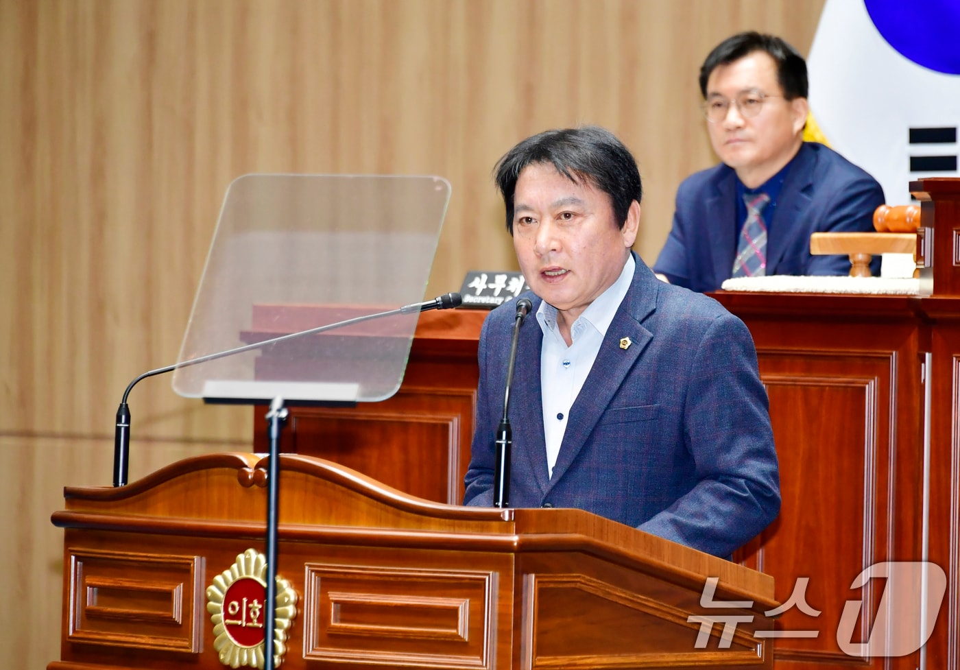 박희율 광주시의원이 7일 광주시의회 임시회 2차 본회의에서 5분 발언을 통해 &#39;현장 체험 학습에 대한 제도적 대책 마련&#39;을 촉구하고 있다.&#40;광주시의회 제공. 재판매 및 DB 금지&#41; 2025.4.7/뉴스1 