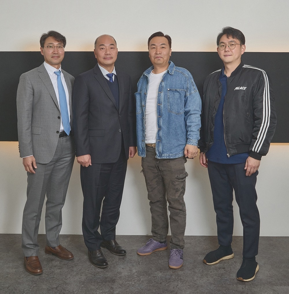 왼쪽부터 (주)유비 채필승 책임, (주)유비 유창욱 대표, 비디오슈퍼마켓 황원섭 총괄PD, 비디오슈퍼마켓 이홍선 홍보이사 / 사진=비디오슈퍼마켓 제공