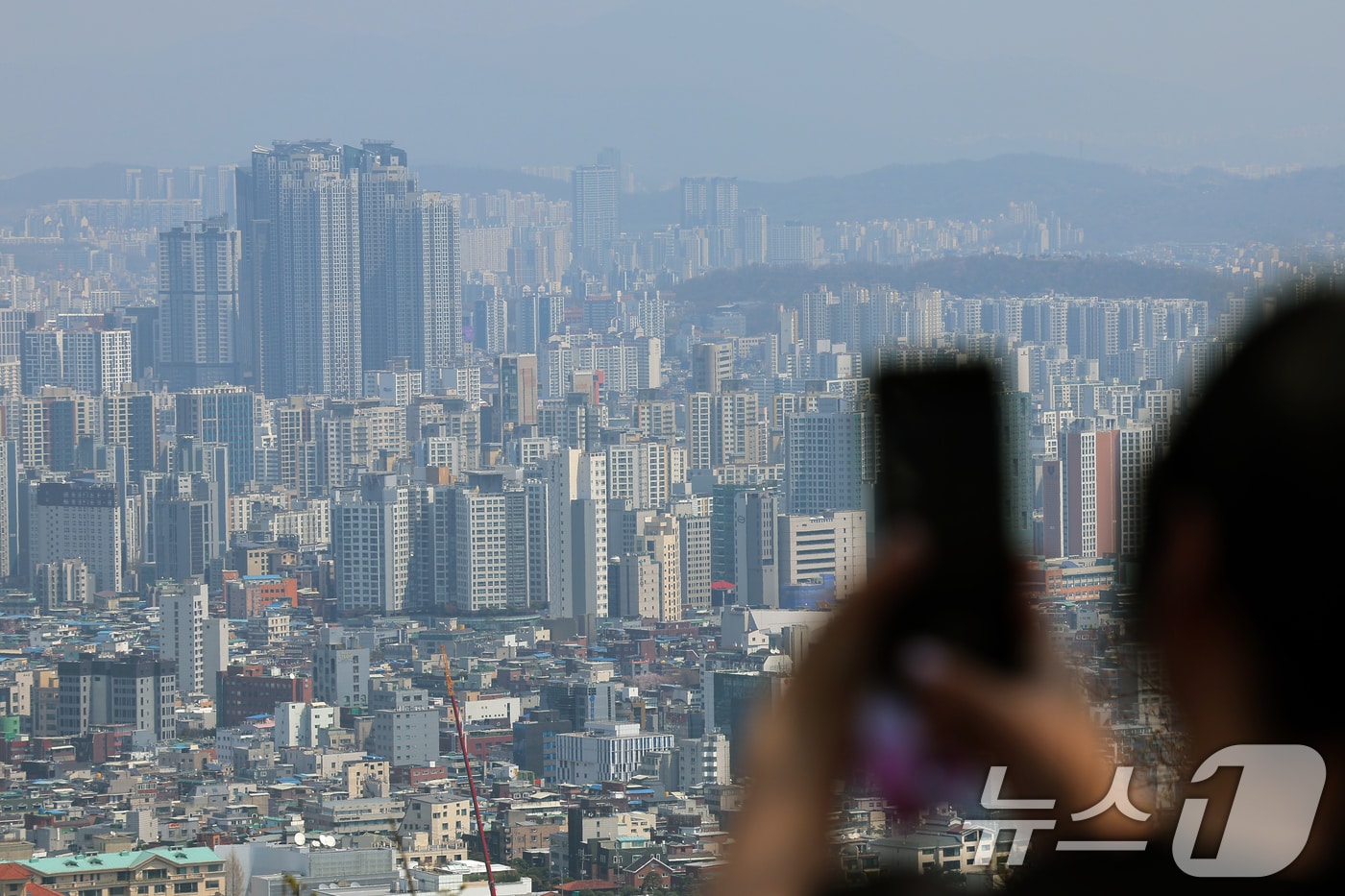 서울 남산에서 바라본 아파트 단지 모습. 2025.4.7/뉴스1 ⓒ News1 박정호 기자