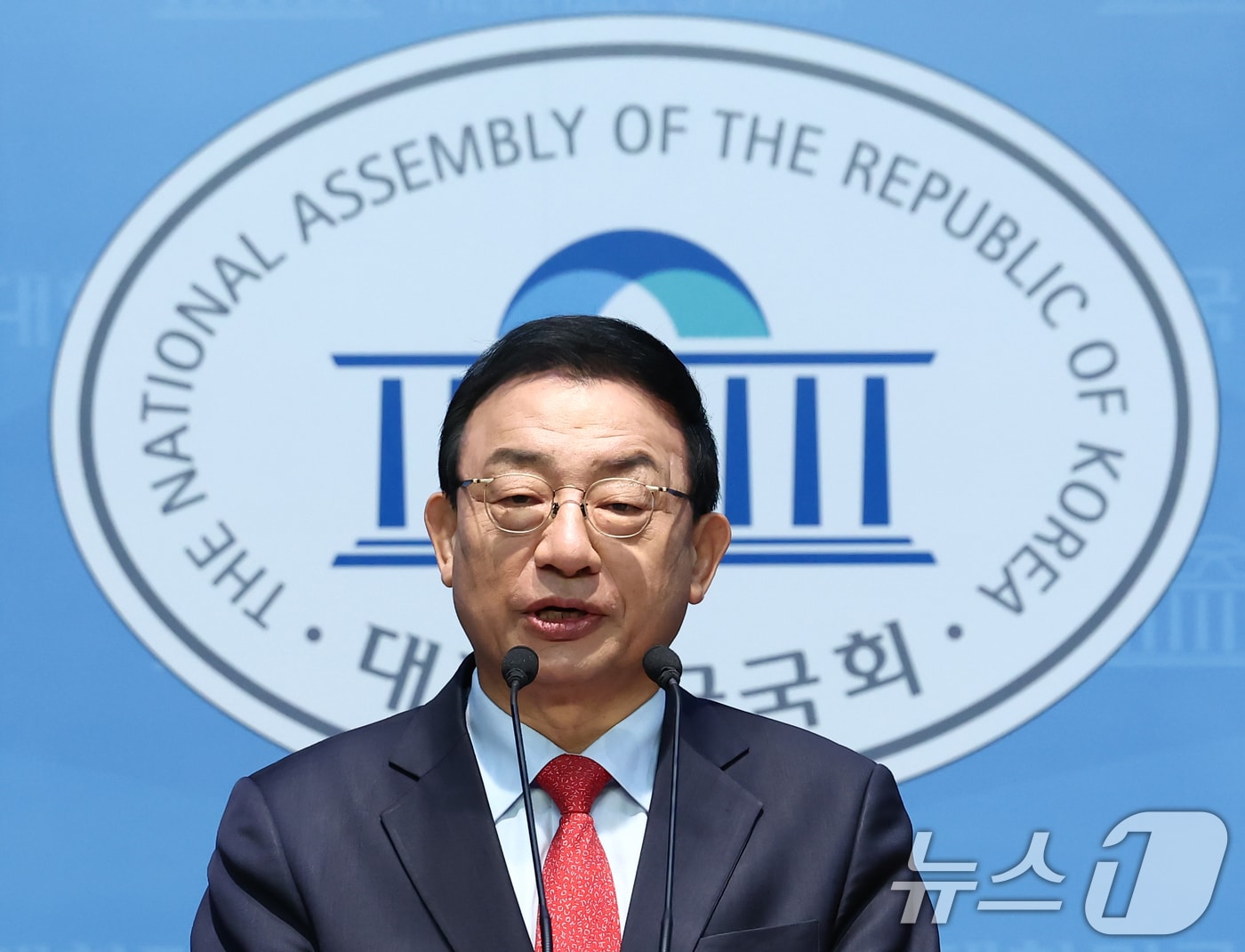 이정현 전 새누리당 대표가 8일 오전 서울 여의도 국회 소통관에서 제21대 대통령선거 출마 선언 기자회견을 하고 있다. 2025.4.8 ⓒ 뉴스1 김민지 기자