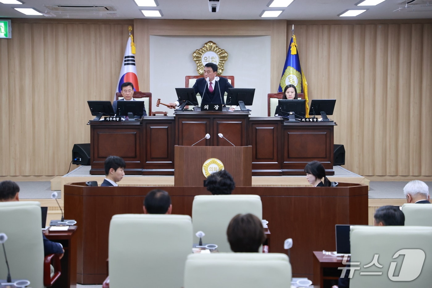 의령군의회가 추경안을 심의·의결하고 있다.&#40;의령군 제공. 재판매 및 DB금지&#41;.