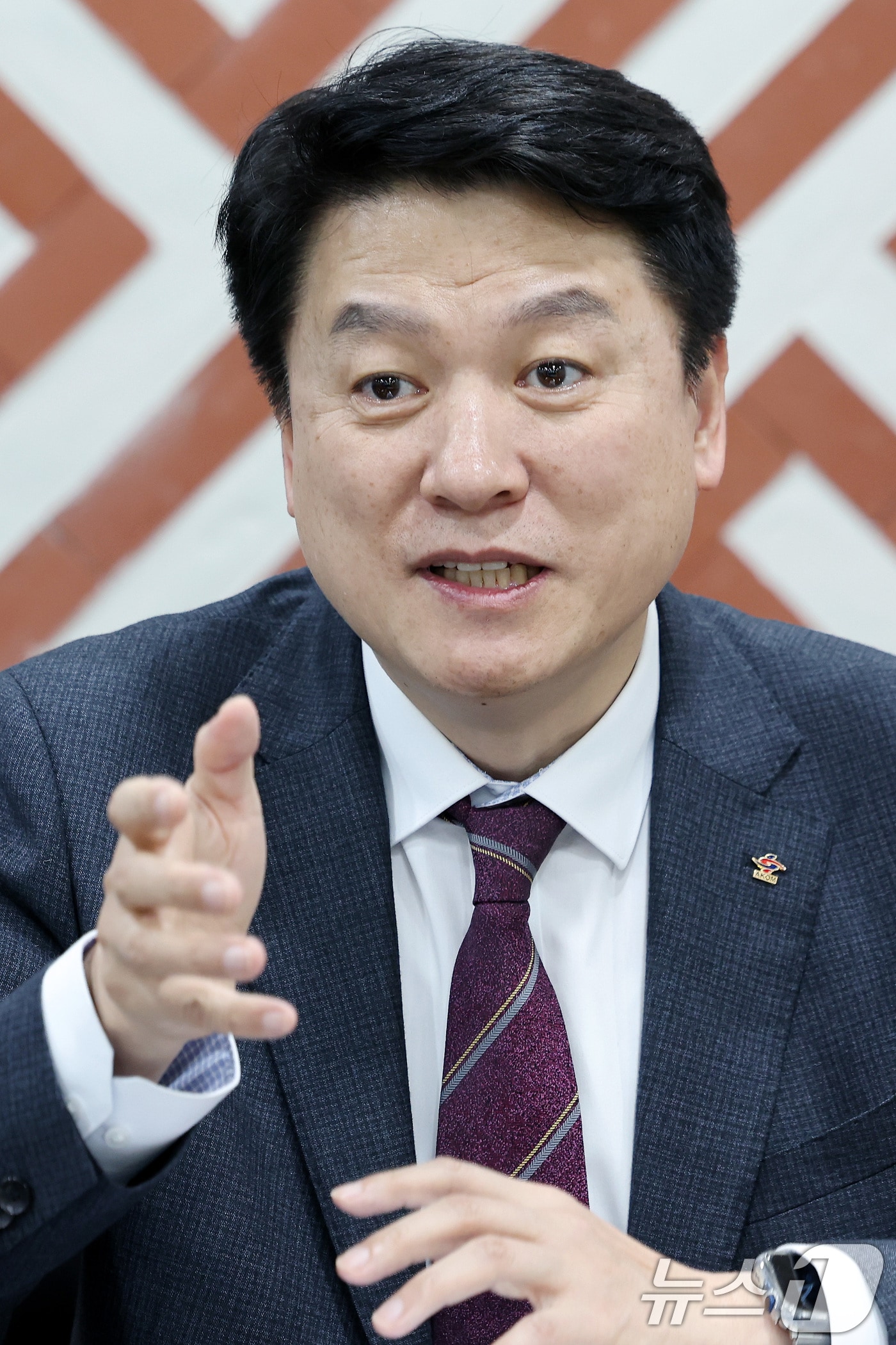 윤성찬 대한한의사협회장이 8일 서울 강서구 대한한의사협회에서 뉴스1과 인터뷰를 하고 있다. 2025.4.8/뉴스1 ⓒ News1 이동해 기자