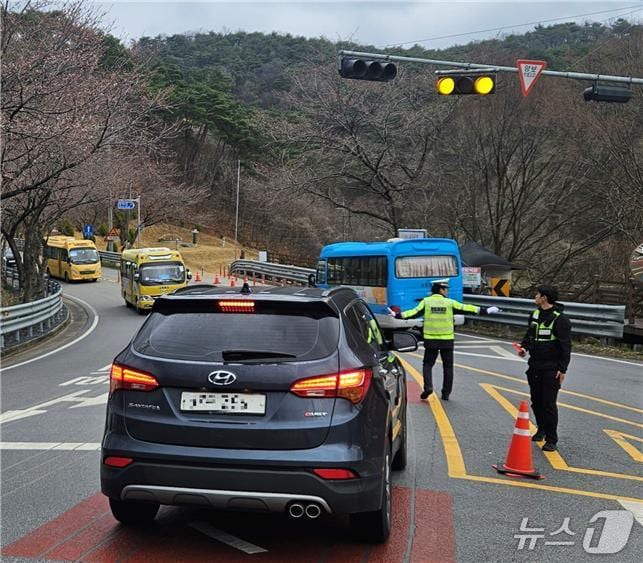 전북경찰청은 도내 각종 축제·행사장에 특별 교통관리를 시행하고 있다고 8일 밝혔다.(전북경찰 제공. 재판매 및 DB금지)