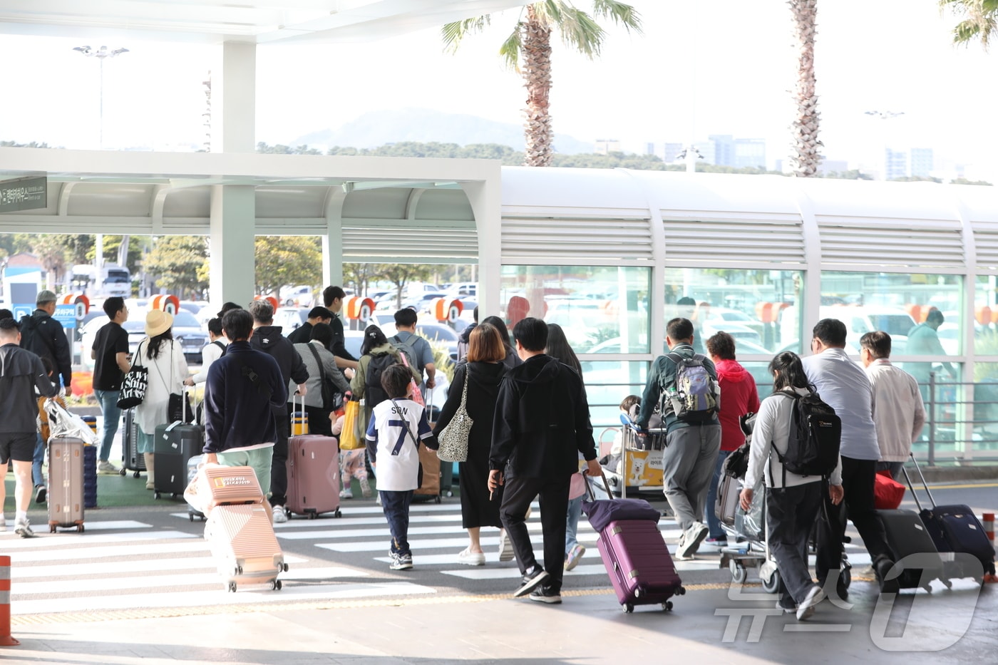 제주국제공항에 도착한 관광객(자료사진)/뉴스1