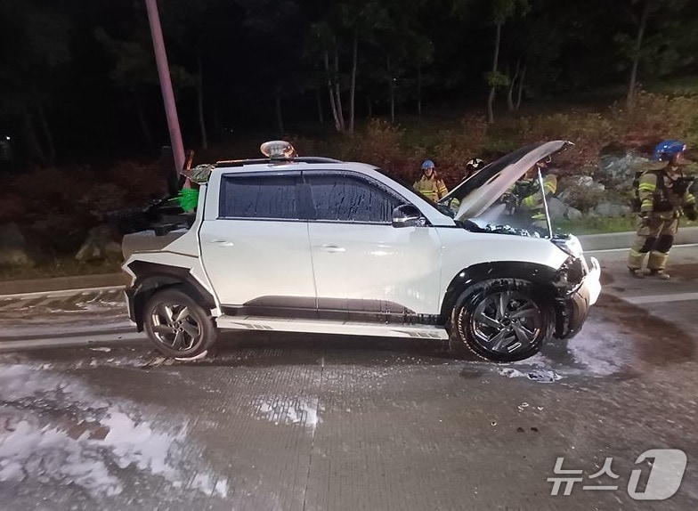 천안논산고속도로 견인차 화재 현장. (천안동남소방서 제공, 재판매 및 DB 금지) / 뉴스1