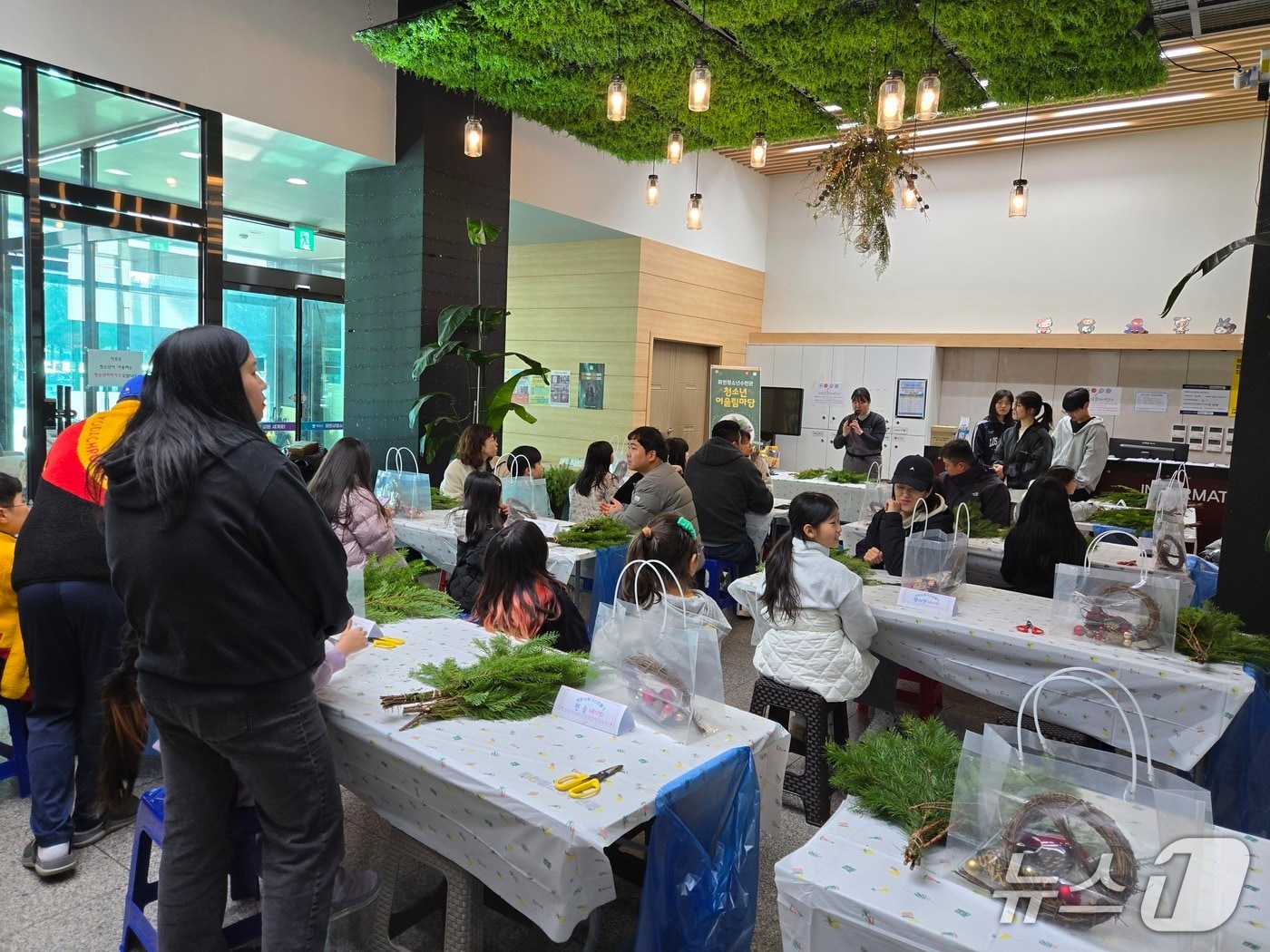 화천 청소년 수련관 토요 만들기 체험.(화천군 제공, 재판매 및 DB금지)