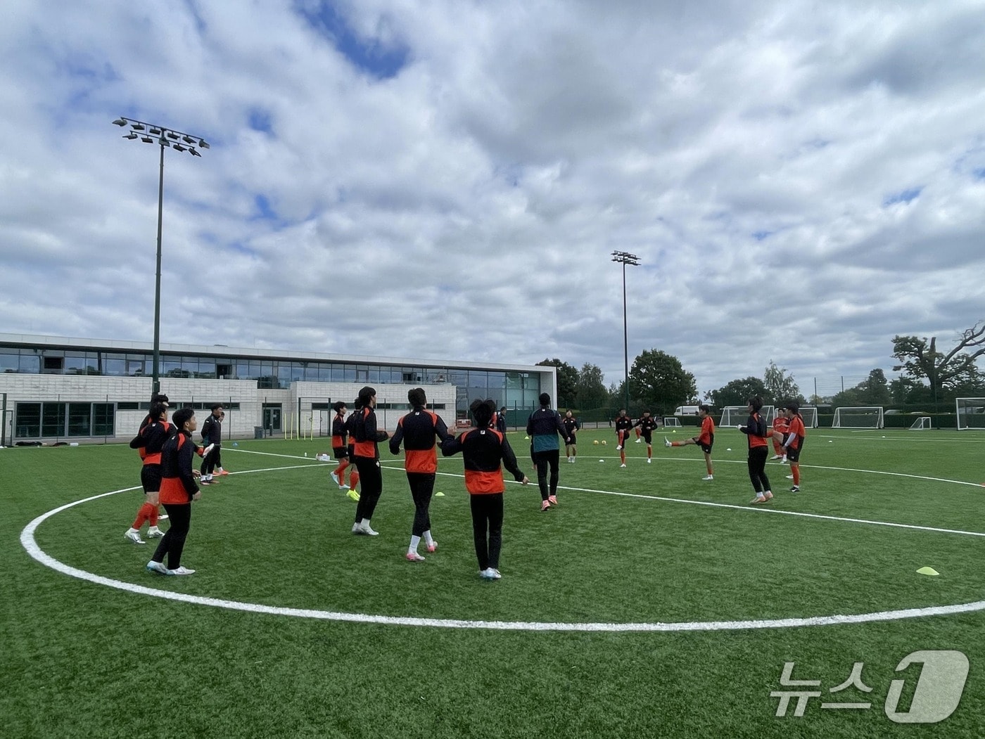 영국으로 연수 떠난 강원FC 유소년 선수들.(강원FC 제공, 재판매 및 DB금지)